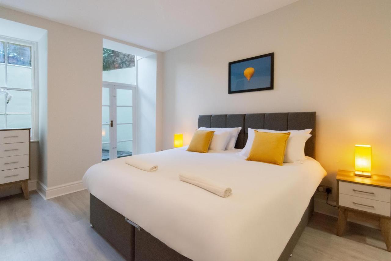 Free Parking! Very Large 2 Bedroom Clifton Flat บริสตอล ภายนอก รูปภาพ