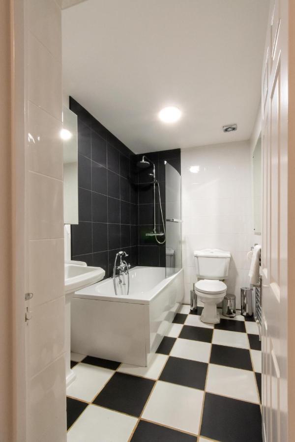 Free Parking! Very Large 2 Bedroom Clifton Flat บริสตอล ภายนอก รูปภาพ
